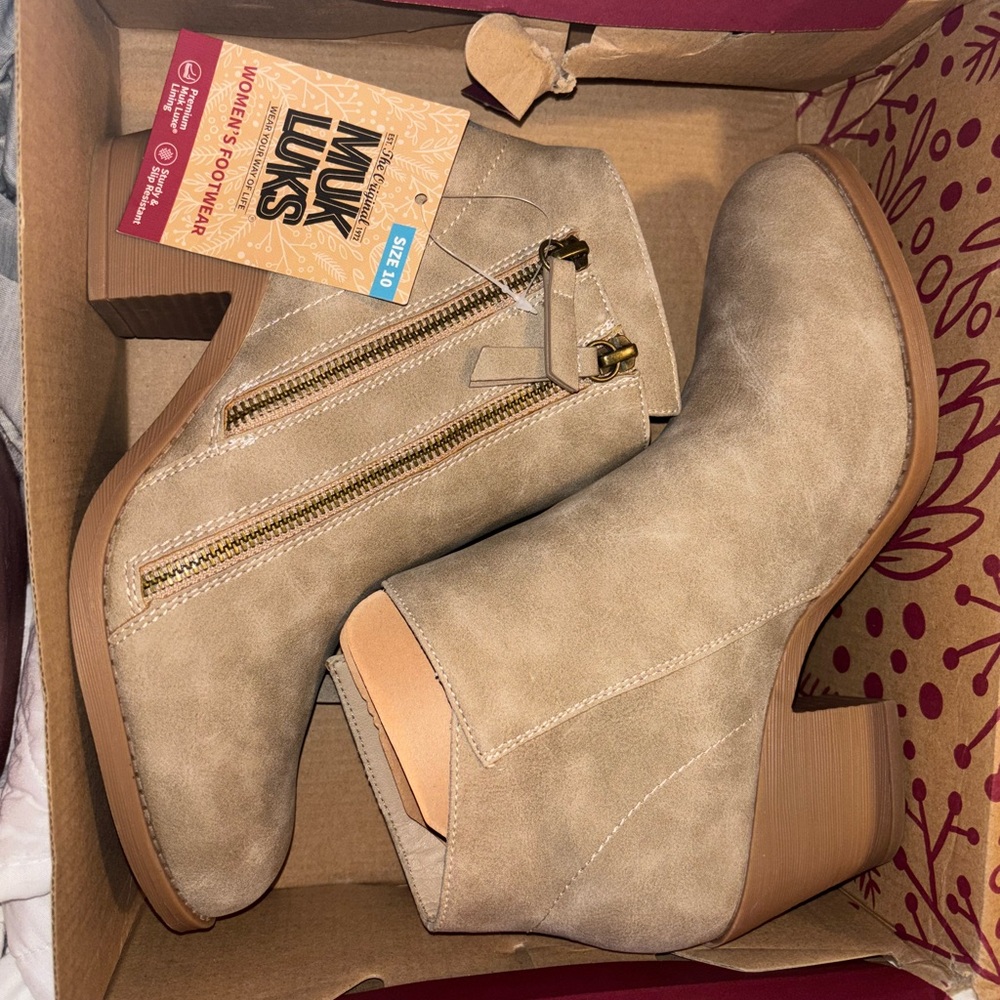 Muk Luks Women's Beige Ankle Booties
